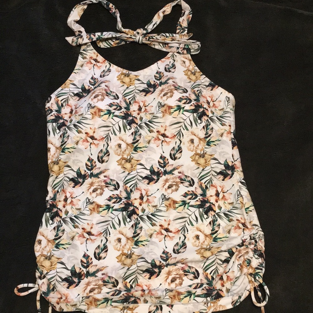 NWT ModLi halter swim top size S